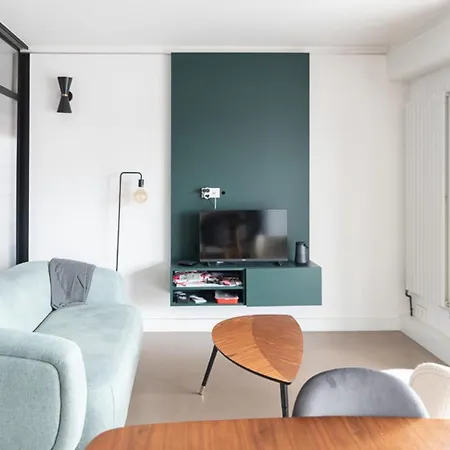 Apartment Bright 38 M Near The Buttes Chaumont Paris
